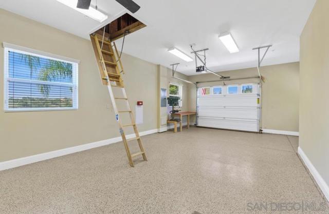 1033 1035 Summit Trl, Escondido CA: https://media.crmls.org/mediaz/d6d8771c-5489-4359-9e55-b2be0f32839d.jpg