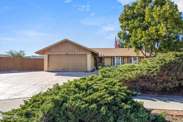 4260 Dalewood Circle, Newbury Park CA: https://media.crmls.org/mediaz/d6d8852f-89fe-42e7-bc44-fecfc982d453.jpg