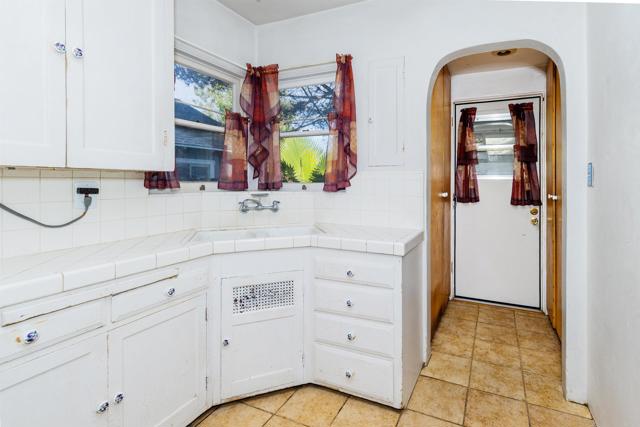 Detail Gallery Image 9 of 20 For 3885 King St, La Mesa,  CA 91941 - 3 Beds | 1 Baths