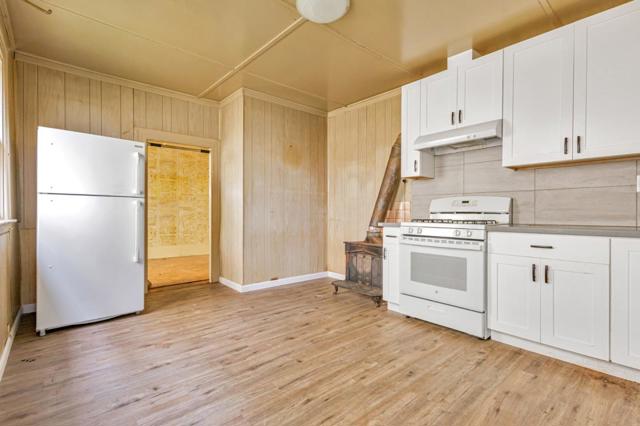 658 Lisbon Street, San Francisco CA: https://media.crmls.org/mediaz/d6da0a81-ef42-41c6-924f-1e58e5eceb85.jpg