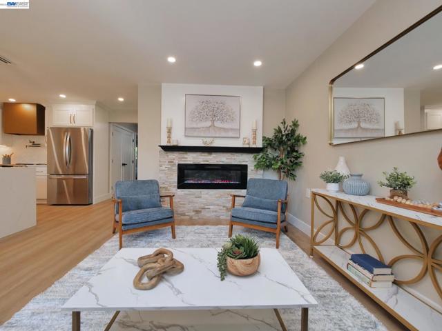 1732 Oakmont Drive, Walnut Creek CA: https://media.crmls.org/mediaz/d6da4c06-2a85-482e-b3da-b5d9331cb369.jpg