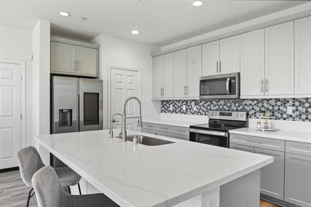 Detail Gallery Image 8 of 37 For 2607 Nanza, Spring Valley,  CA 91977 - 3 Beds | 2/1 Baths