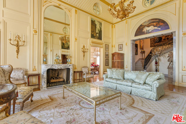 761 Bel Air Road, Los Angeles CA: https://media.crmls.org/mediaz/d6dbf11f-7d6c-48e1-a80f-5e399526d275.jpg