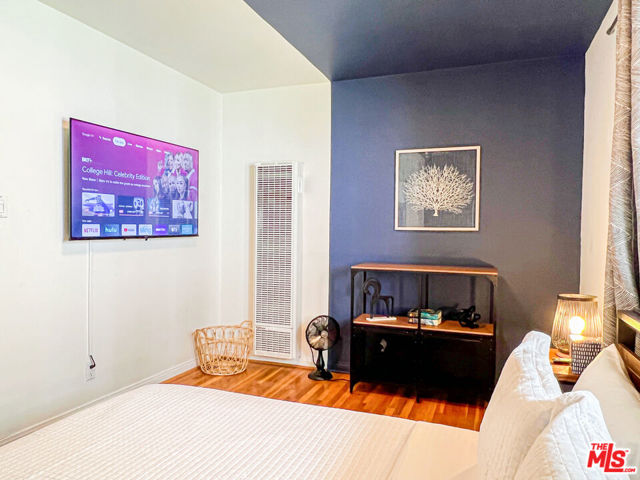 1173 Amherst Avenue, Los Angeles CA: https://media.crmls.org/mediaz/d6dc4d90-5bc5-485f-a037-4395512fbb7b.jpg
