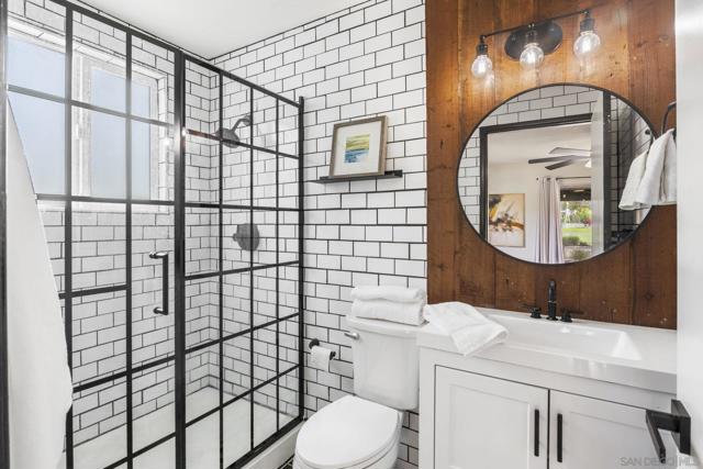 23235 Canyon Lake Dr S, Canyon Lake CA: https://media.crmls.org/mediaz/d6dcd65a-27cd-4633-9ec4-913d07617cf0.jpg