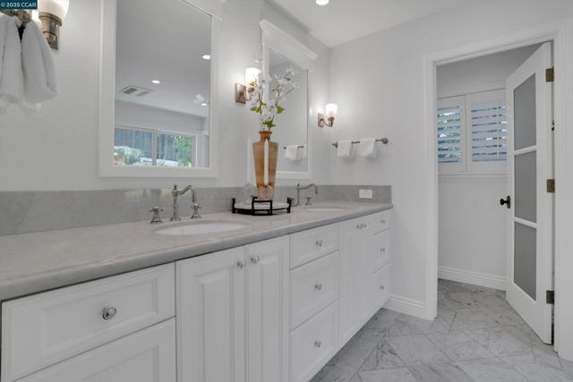 2345 San Miguel Dr, Walnut Creek CA: https://media.crmls.org/mediaz/d6dd2c38-c8a9-49ef-9282-6c914c21589f.jpg