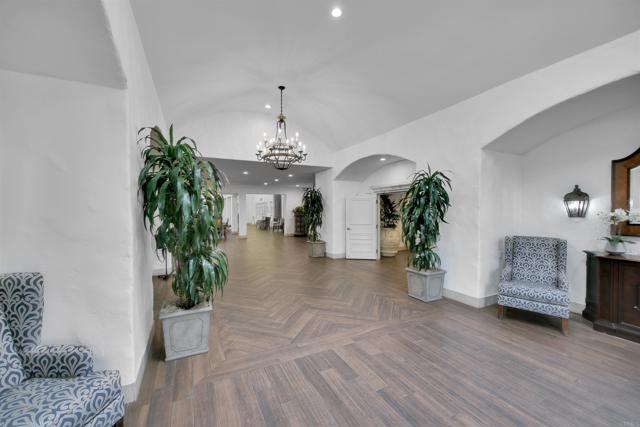 6017 Piros Way, Oceanside CA: https://media.crmls.org/mediaz/d6ddda84-00dd-44f7-a1fa-89635ab97107.jpg