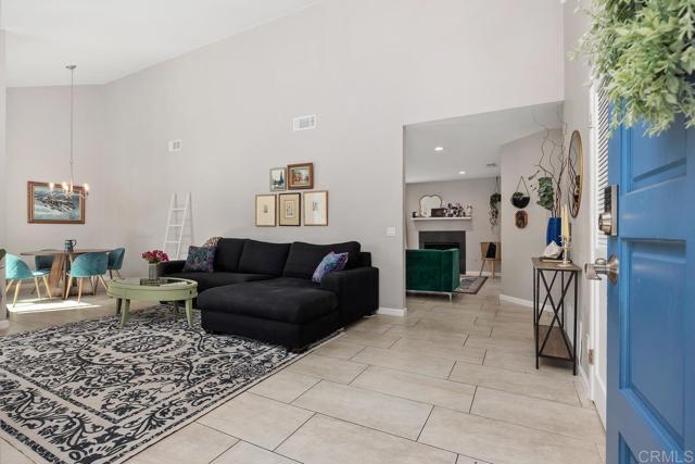 Detail Gallery Image 3 of 40 For 1744 Calle Jules, Vista,  CA 92084 - 3 Beds | 2 Baths