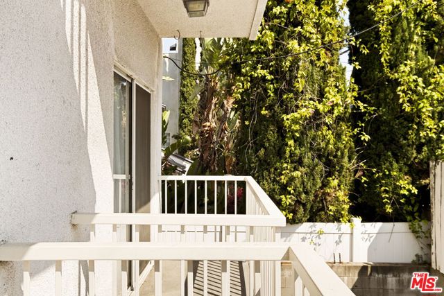 1717 Malcolm Avenue, Los Angeles CA: https://media.crmls.org/mediaz/d6dedee5-8761-4bfd-abbd-7bb6d8ef18cf.jpg