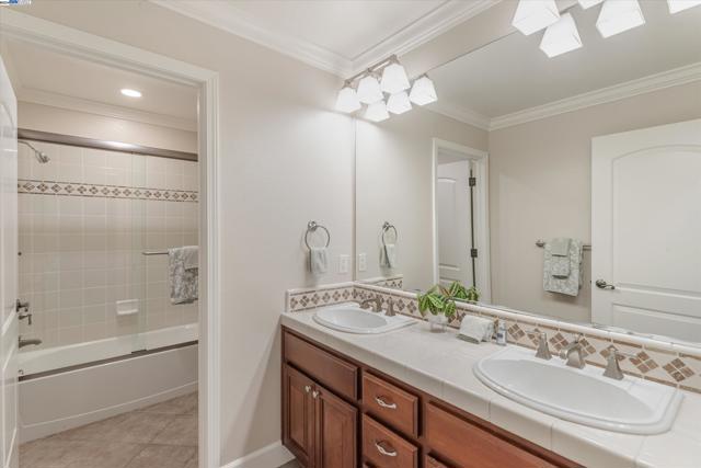 Image 43 of 60 For 2531 Leona Pl