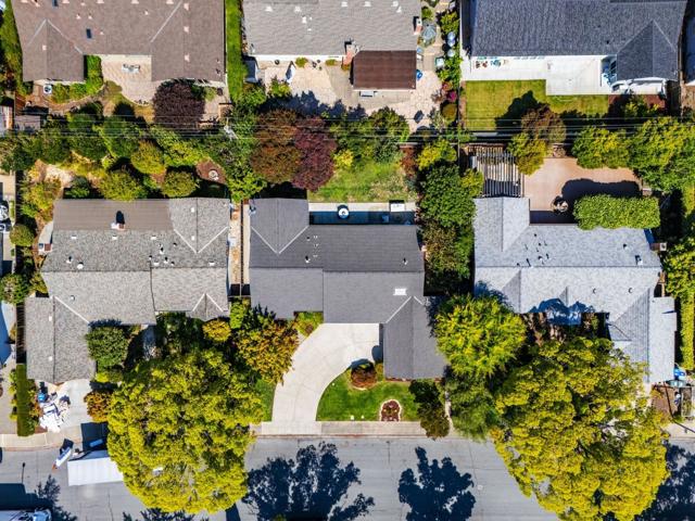 1861 Limetree Lane, Mountain View CA: https://media.crmls.org/mediaz/d6dff0c8-18d5-4d69-a82c-bbf7c829a7c9.jpg