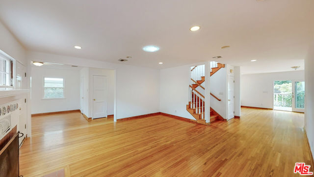 365 Sycamore Road photo 8