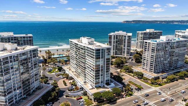 1810 Avenida Del Mundo, Coronado CA: https://media.crmls.org/mediaz/d6e13e23-1920-47a9-92c9-d08b1b1c7b4a.jpg