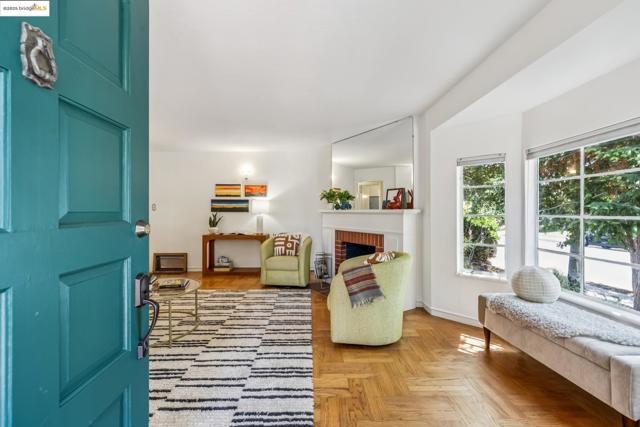 22574 6Th St, Hayward CA: https://media.crmls.org/mediaz/d6e22c71-c5e3-438f-ae7d-fe180283a149.jpg