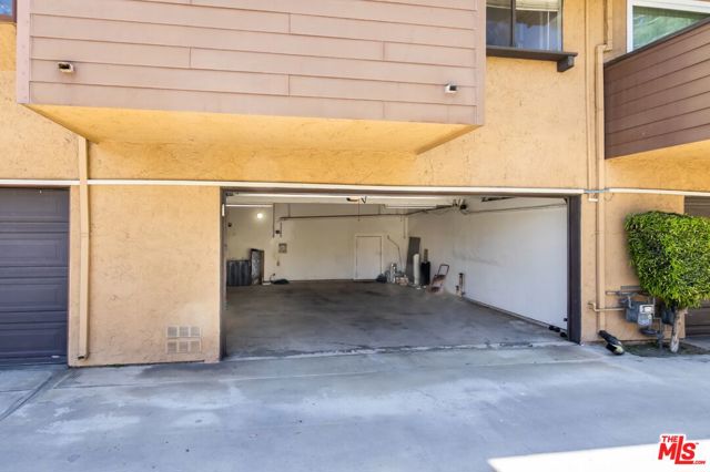 14311 Hartsook Street, Sherman Oaks CA: https://media.crmls.org/mediaz/d6e287a4-f0ff-49a5-a860-8609350c69d5.jpg