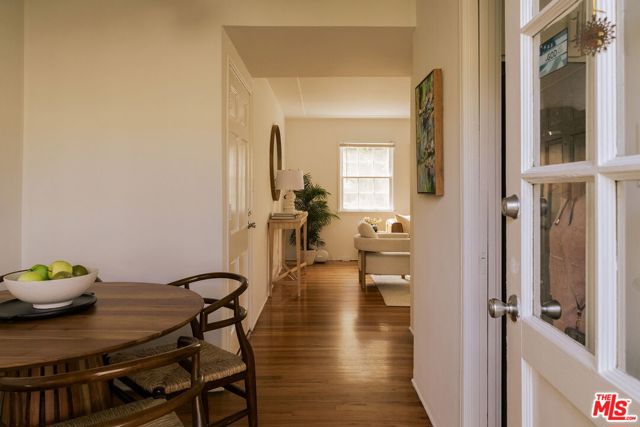 525 East Maple Street, 1 photo 8