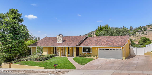 876 Emerson Street, Thousand Oaks CA: https://media.crmls.org/mediaz/d6e41dad-e63d-4ea4-ae52-a5280d9bce2d.jpg