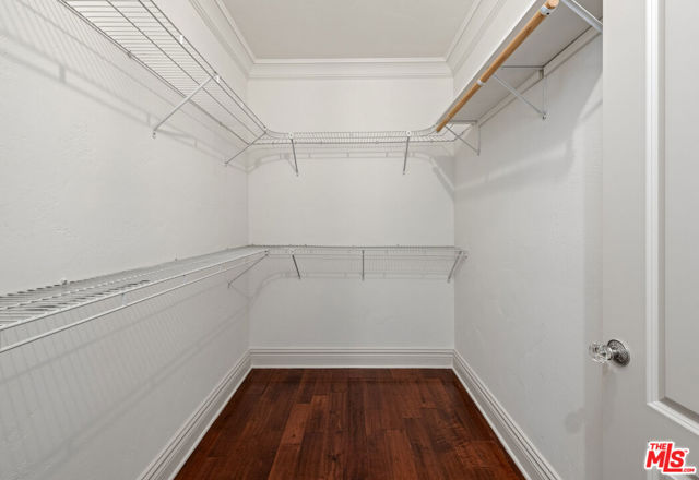 515 N Crescent Heights Boulevard, Los Angeles CA: https://media.crmls.org/mediaz/d6e58221-6a1d-4ceb-a427-5c6ef2289cf0.jpg