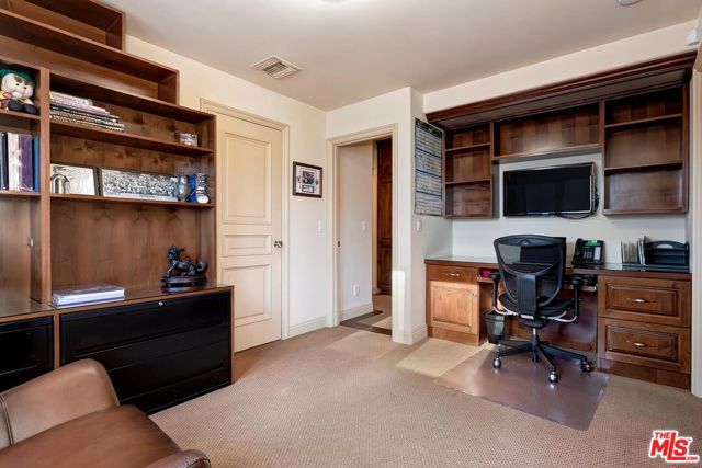 Drew Fenton | 10212 Briarwood Drive Los Angeles CA | MLS: 7608311