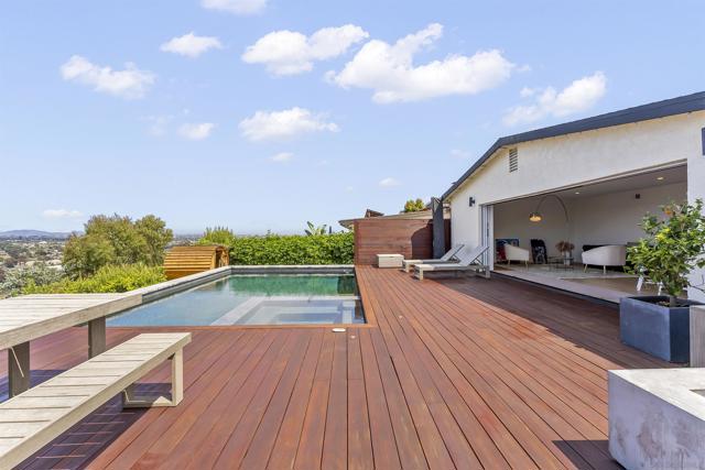 5745 Soledad Mountain Road, La Jolla CA: https://media.crmls.org/mediaz/d6e59e7b-7920-4c4a-86ed-399fa9693178.jpg