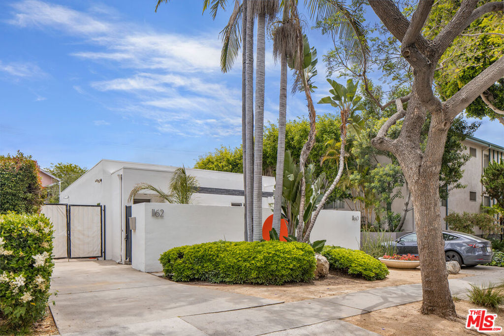 1162 N Poinsettia Place #ADU