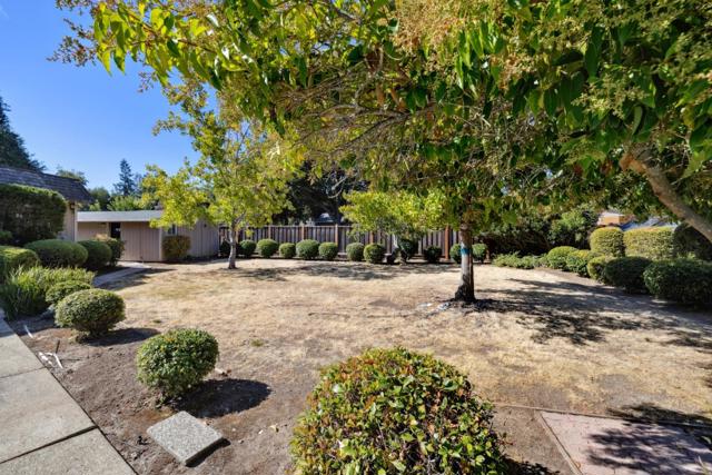 4080 Amaranta Avenue, Palo Alto CA: https://media.crmls.org/mediaz/d6e6f187-1de8-4fd9-83c3-9125d12c263a.jpg