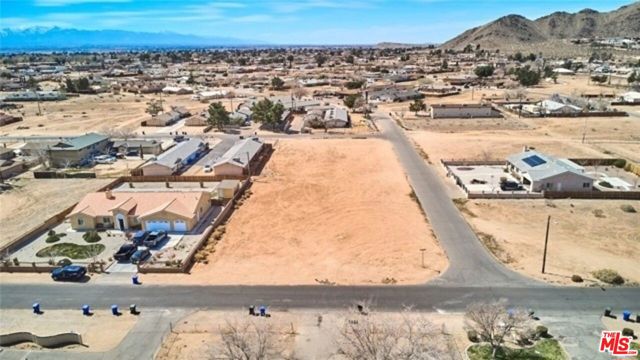 0 Straight Arrow Road, Apple Valley CA: https://media.crmls.org/mediaz/d6e7105b-3499-4aef-a401-f2abd0398fce.jpg