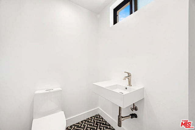 4841 Minden Place, Los Angeles CA: https://media.crmls.org/mediaz/d6e721a0-2eb4-4829-9e75-3cbbd606db2b.jpg
