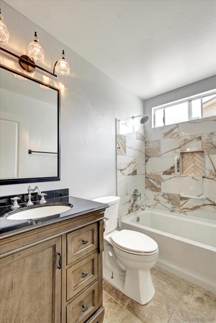 3956 San Pablo Ave, Oceanside CA: https://media.crmls.org/mediaz/d6e74ffe-807c-4e6c-9211-577212f07aa8.jpg