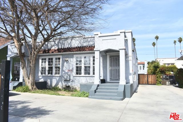 603 W 47th Street, Los Angeles CA: https://media.crmls.org/mediaz/d6e7560a-2583-4f53-a8f6-2bef545c942a.jpg