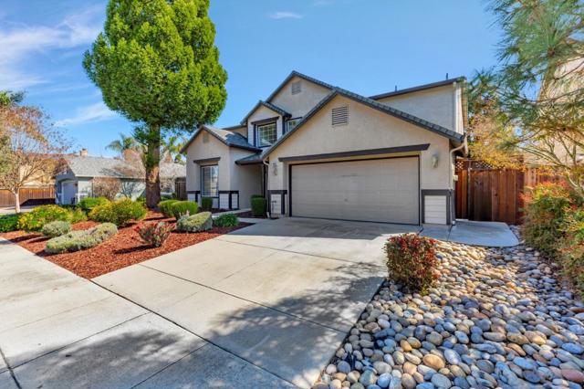 9642 Eagle Hills Way, Gilroy CA: https://media.crmls.org/mediaz/d6e75791-9f08-4954-8781-e5a0022be5b6.jpg
