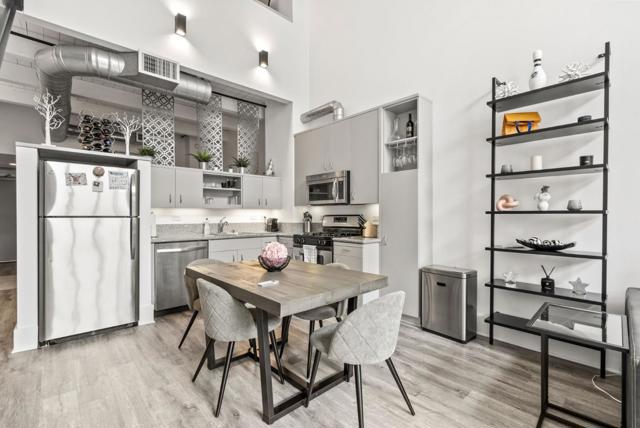 334 Santana Row, San Jose CA: https://media.crmls.org/mediaz/d6e81e6d-4407-423b-bede-55b6ce558d11.jpg