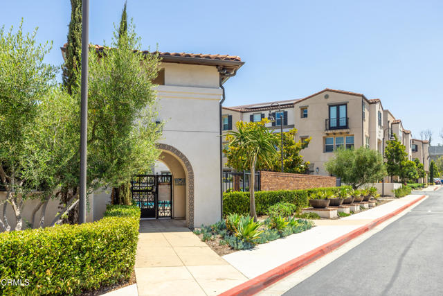 623 W Foothill Boulevard, Glendora CA: https://media.crmls.org/mediaz/d6e8764d-fb7e-4423-bedc-fbbf47c0c4b0.jpg