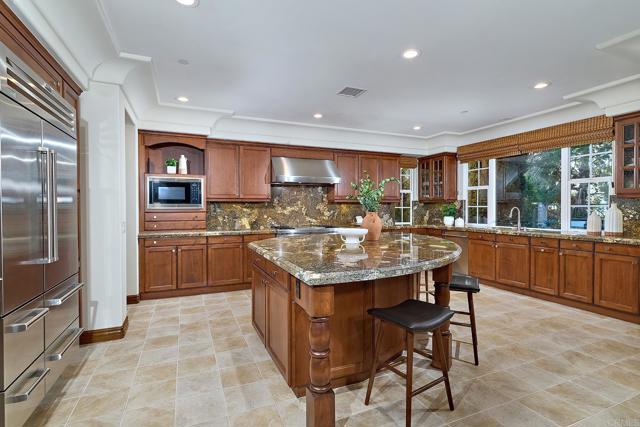 Detail Gallery Image 15 of 50 For 6591 Halite Place, Carlsbad,  CA 92009 - 5 Beds | 5/1 Baths