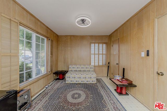 11210 Mcdonald Street, Culver City CA: https://media.crmls.org/mediaz/d6e8ebca-e2c2-418e-91b2-c608dd751df5.jpg