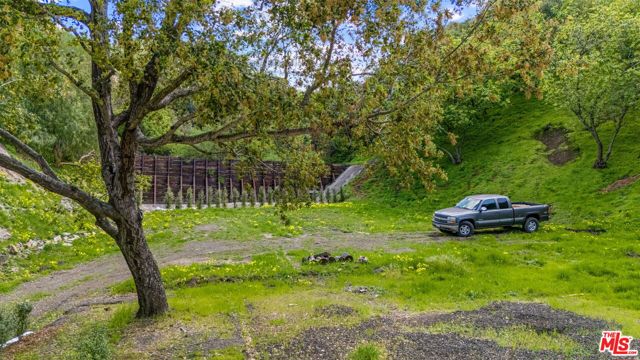 3476 Mandeville Canyon Road, Los Angeles CA: https://media.crmls.org/mediaz/d6e9187d-0fab-40bc-a20c-7654a569f473.jpg