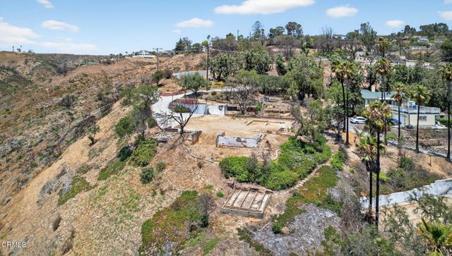 375 W Highland Drive, Camarillo CA: https://media.crmls.org/mediaz/d6e96e6a-3c29-45a4-91b9-a83611ef4ed4.jpg