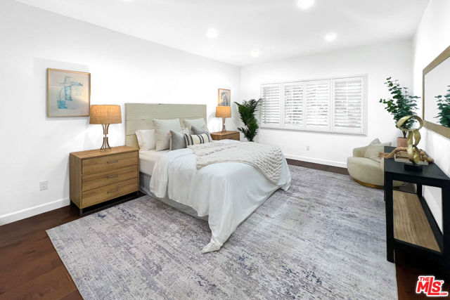 11928 Kiowa Avenue, Los Angeles CA: https://media.crmls.org/mediaz/d6e9bb24-6cfe-40a6-8b66-9dbfdfc7af85.jpg