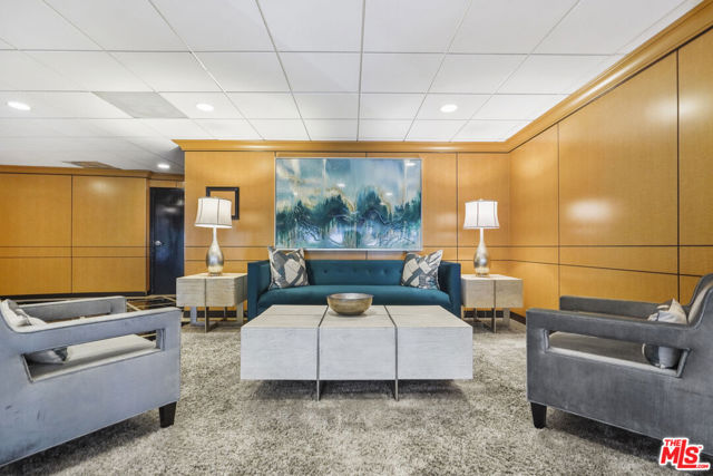 100 S Doheny Drive, Los Angeles CA: https://media.crmls.org/mediaz/d6e9ce3c-998d-45cc-8047-5ec349d3bfc4.jpg