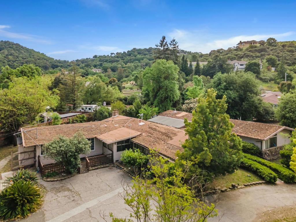 1210 Llagas Road