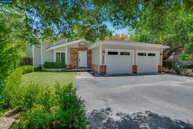 2345 San Miguel Dr, Walnut Creek CA: https://media.crmls.org/mediaz/d6eb147e-6dc2-4997-ab96-c270b08ab902.jpg