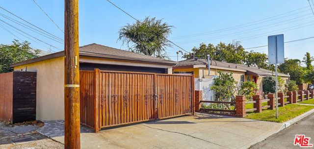 3645 Beethoven Street, Los Angeles CA: https://media.crmls.org/mediaz/d6eb2e7d-23d3-4d71-b760-3fa4da5cd903.jpg
