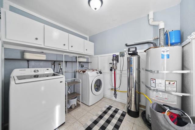 1569 Via Monserate, Fallbrook CA: https://media.crmls.org/mediaz/d6ebe59d-5529-45f1-9627-68f0bfd2e9c5.jpg