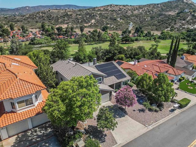 15549 Vista Vicente Dr, Ramona CA: https://media.crmls.org/mediaz/d6ec338c-e339-40fb-9276-6d9cba2de7cd.jpg