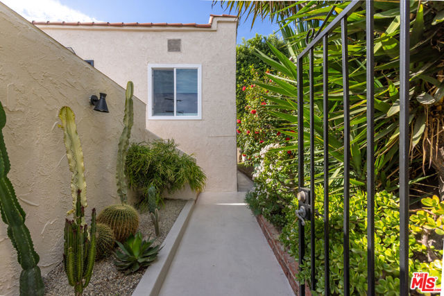 2922 Highland Avenue photo 2