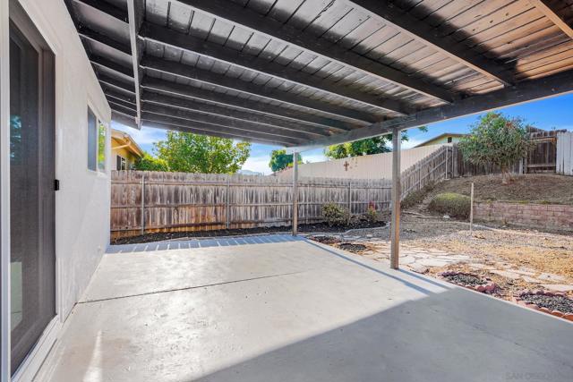 9058 Inverness Rd, Santee CA: https://media.crmls.org/mediaz/d6ed79e3-f797-4daa-abe3-fc5bcc7ccc51.jpg