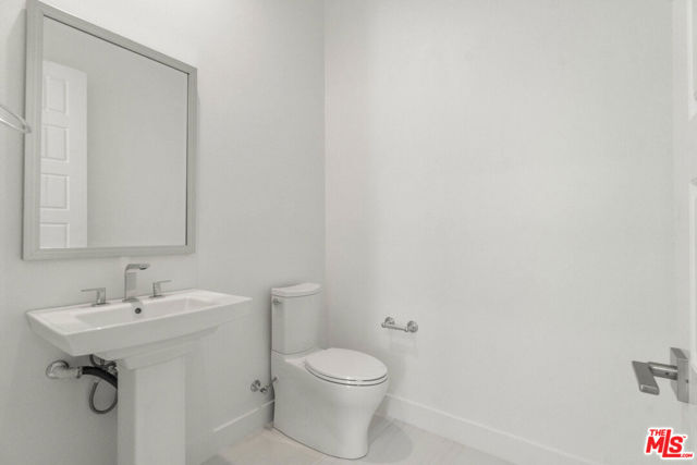 20115 W Galway Lane, Porter Ranch CA: https://media.crmls.org/mediaz/d6edc312-1ba2-47ac-a2e8-52788b88d1c4.jpg