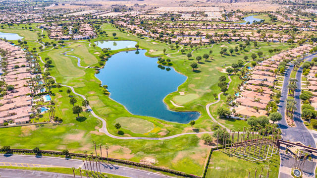 80450 Platinum Way, La Quinta CA: https://media.crmls.org/mediaz/d6ee3779-2a06-4c7d-b229-a0fe2b1d3034.jpg