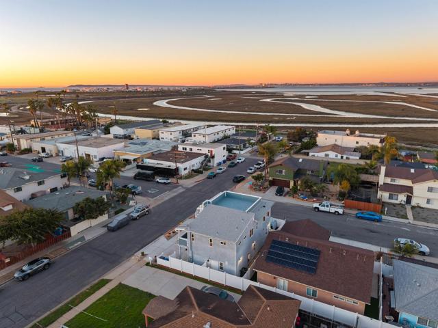 413 Delaware St, Imperial Beach CA: https://media.crmls.org/mediaz/d6ee4a7e-8d2f-4781-b1ed-4548c5eee522.jpg