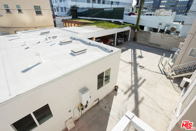 Image 12 of 17 For 650 La Jolla Avenue